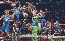 斗球体育直播-雷霆太太团夺冠后大合影，谁是你心中的最爱？